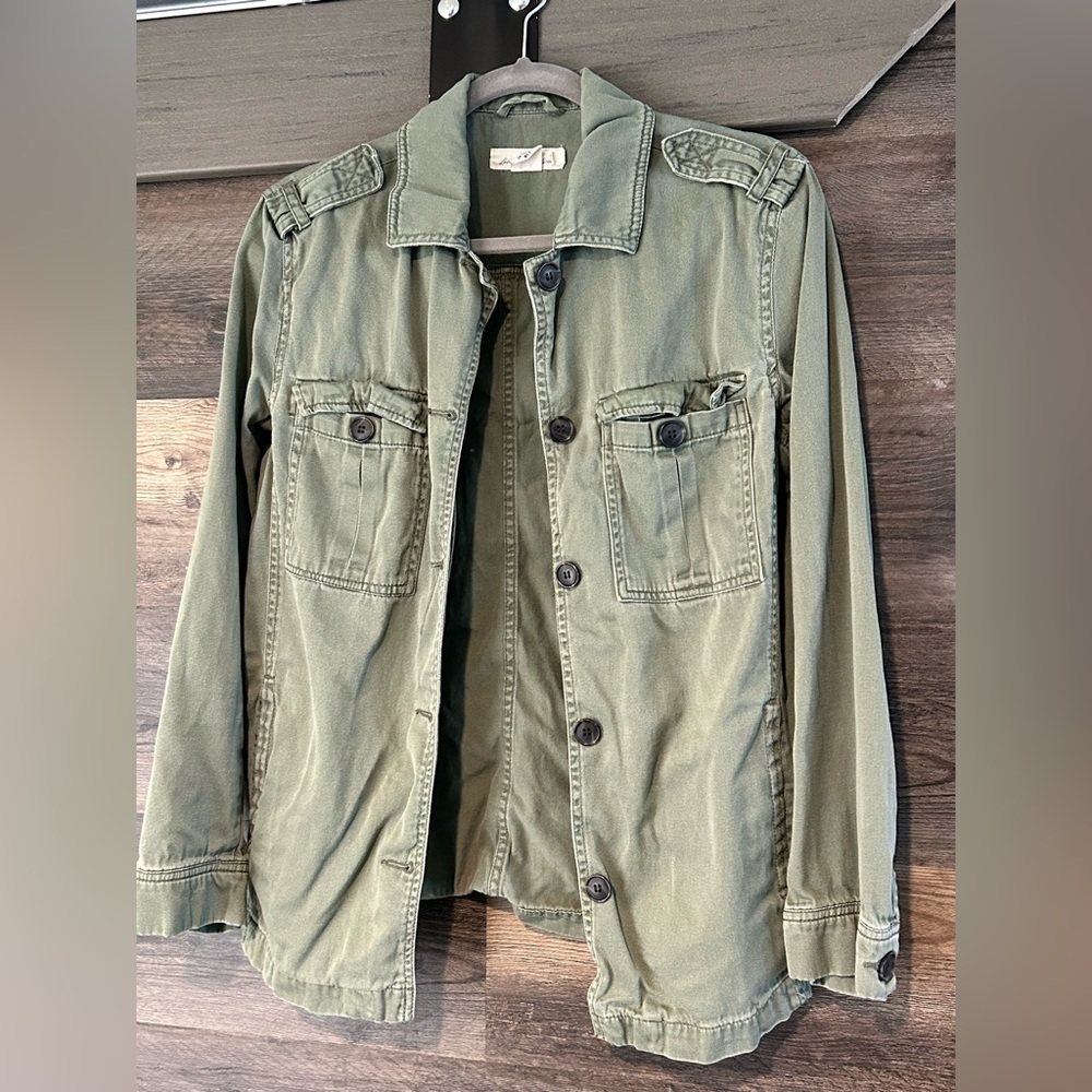 Size 8 Army Green Light Jacket